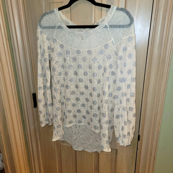 Areve Tops - Anthropology A'reve Shirt polka-dot sheer bow on back Gorgeous